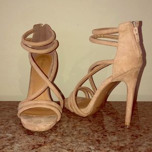 Qupid size 8 heels
